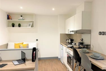 1 bed studio, Great Patrick Street, Holylands, Belfast, BT12LT - Image 6